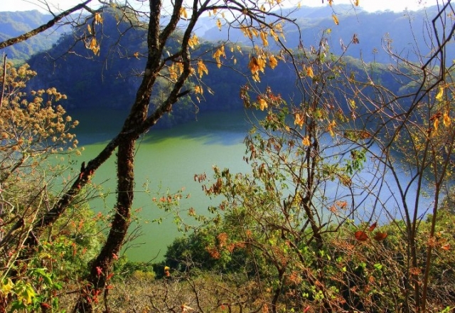 Caminata por Volcan Caldera